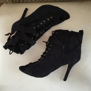 LACE UP SANDAL BOOTIE